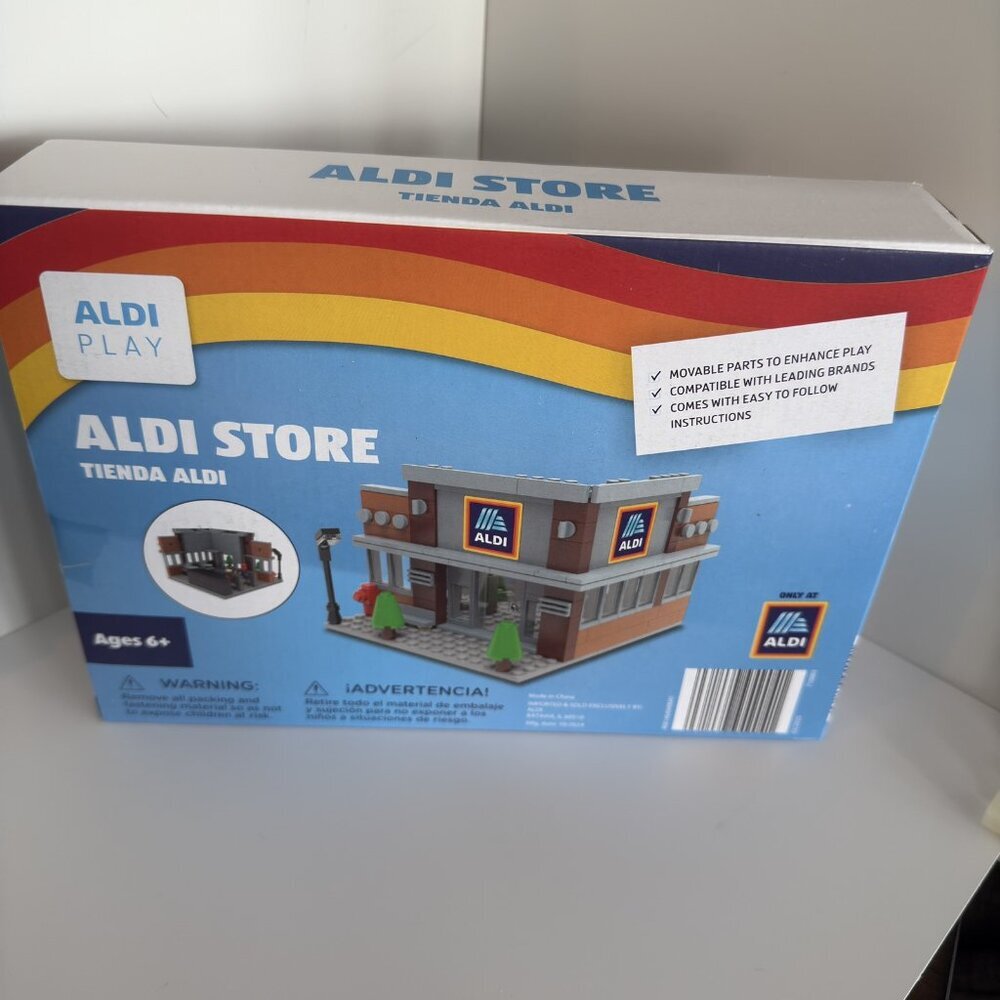 ALDI Play Store And Truck Bricks Building Lego Bundle Aisle of Shame - Picture 8 of 13